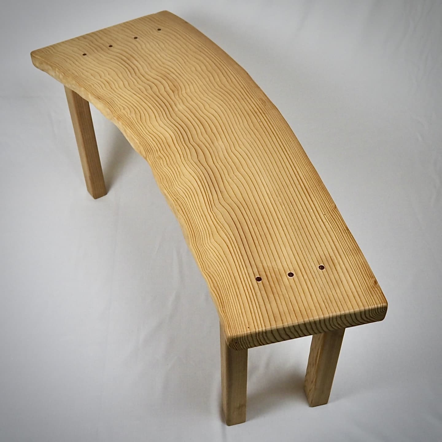 木工ニレベンチ