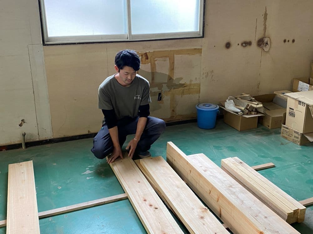 アトリエKikiさん材木
