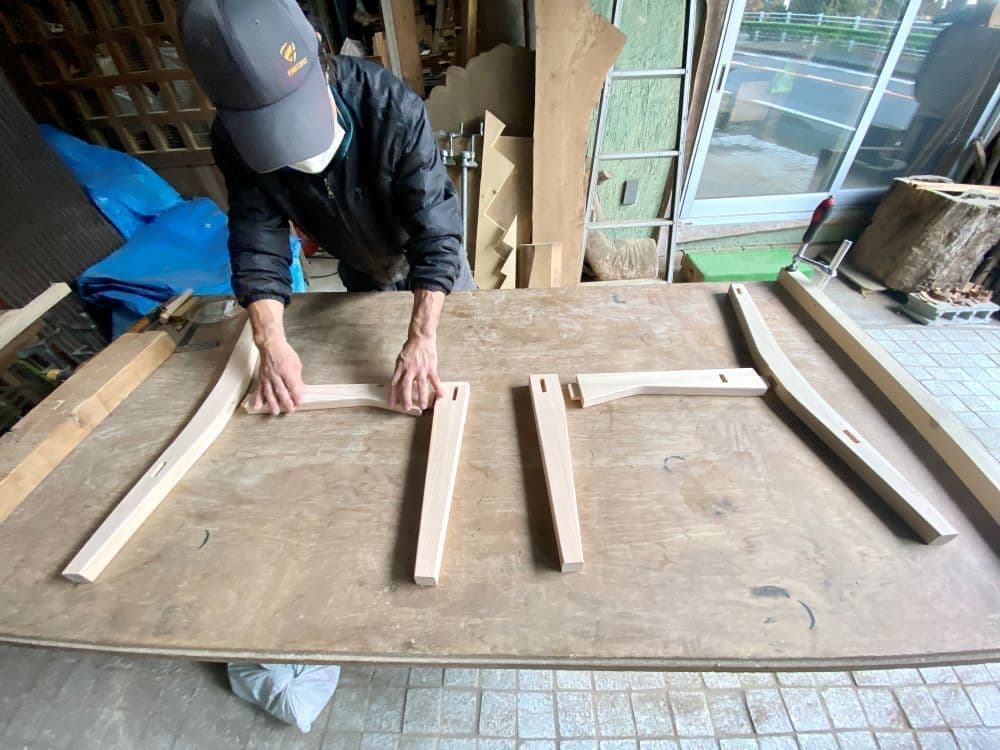 ニレさん椅子組立１