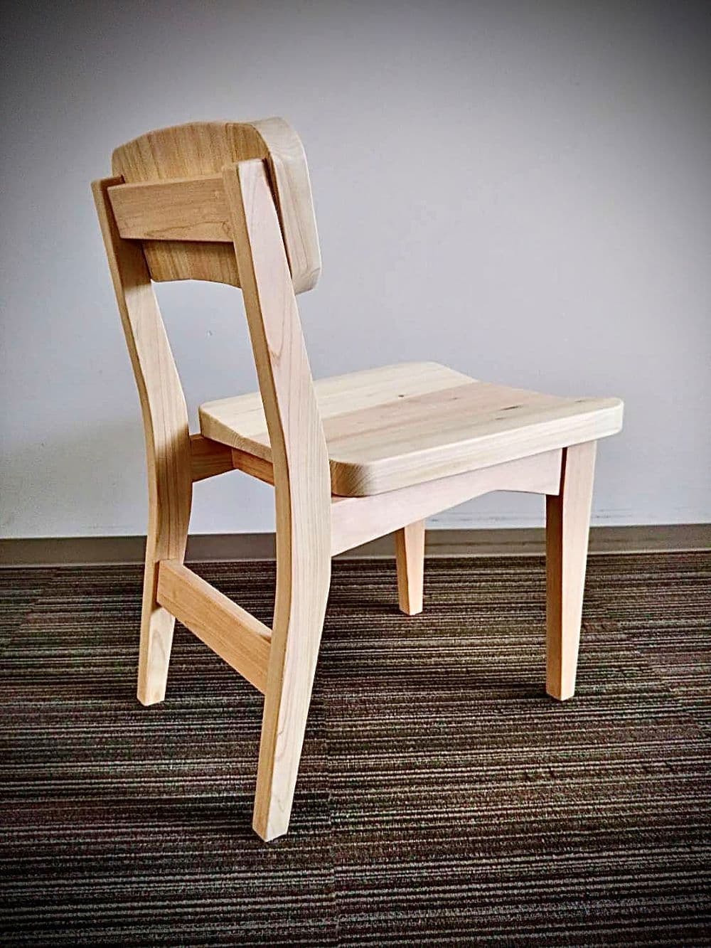 木工房ニレ椅子