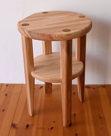 安達スツール中